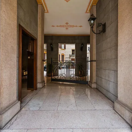 Design Studio In The Heart Of Milan Exterior photo
